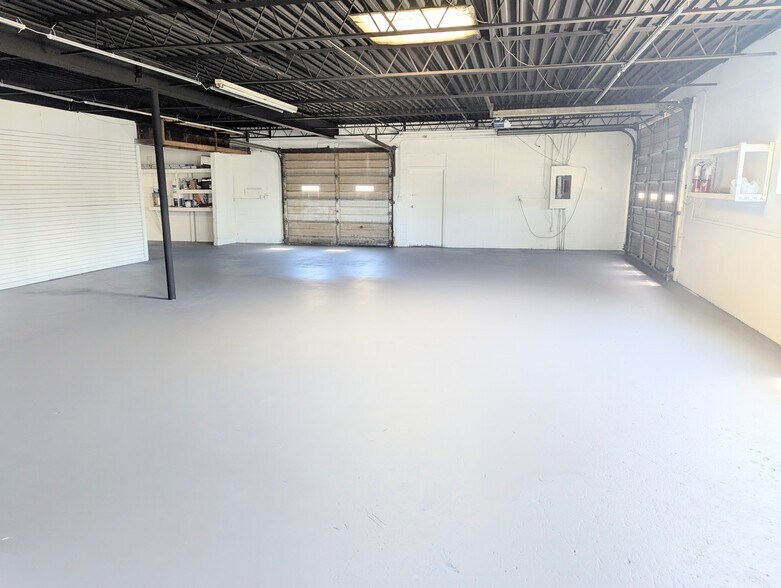 More Photos Of 458 W 434, Longwood Freestanding For Lease