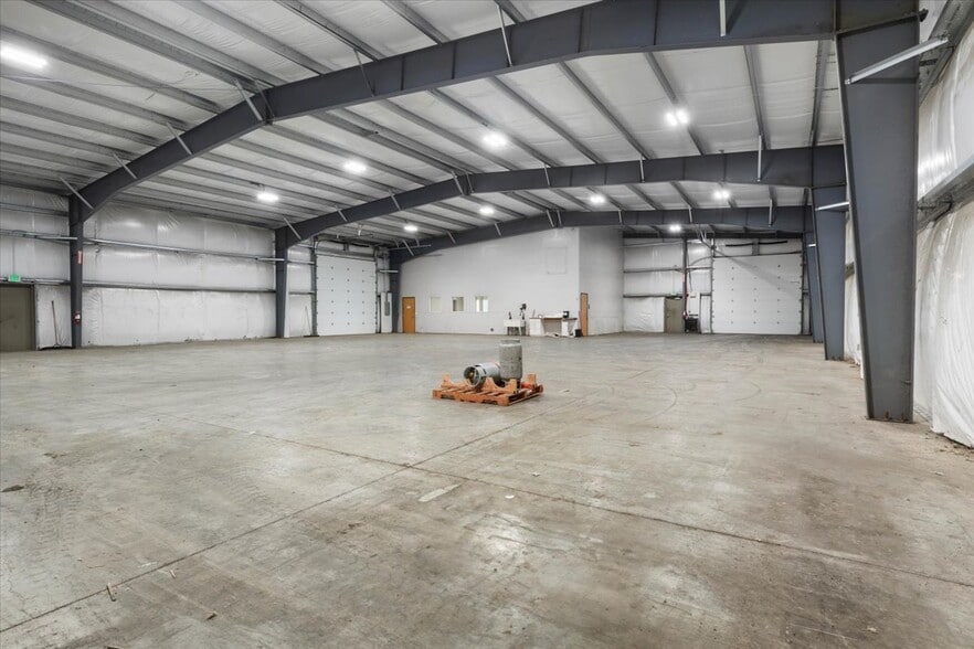 More Photos Of 600 Goldfish Farm Rd SE, Albany Warehouse For Lease