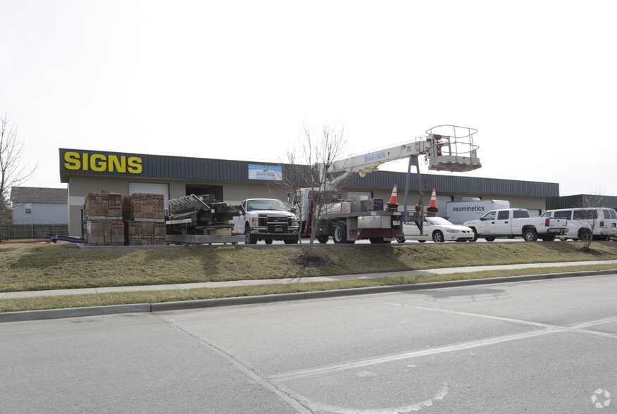 More Photos Of 841-881 E Warren St, Gardner Warehouse For Lease