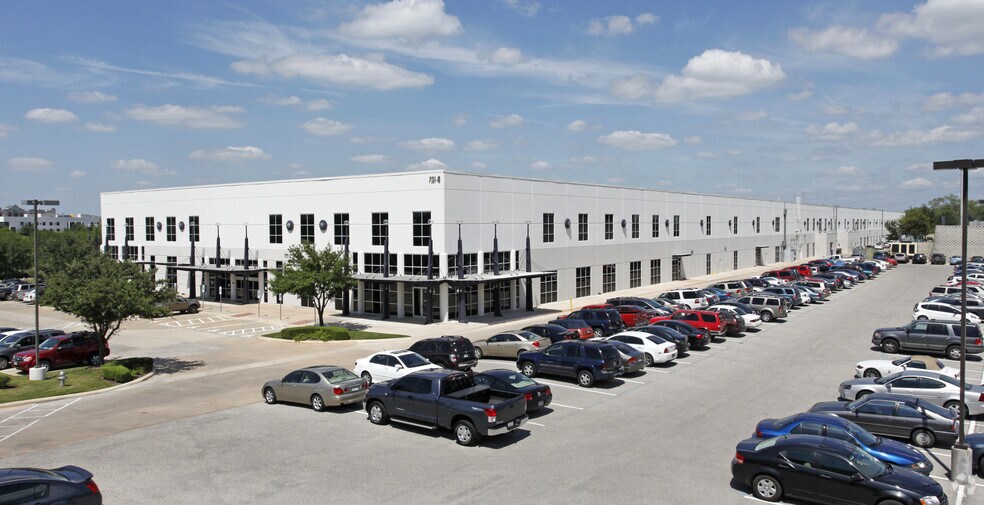 More Photos Of 7551 Metro Center Dr, Austin Research And Development For Lease