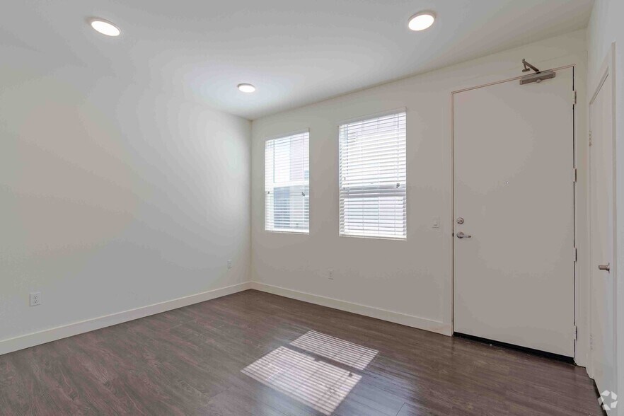 More Photos Of 11114 Darling Rd, Ventura Apartments For Lease