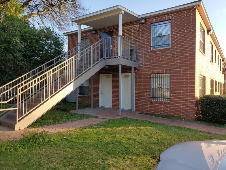 More Photos Of 1347 Jefferson St, Macon-Bibb Office For Lease