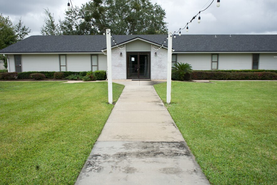 Primary Photo Of 5040 County Road 218, Middleburg Religious Facility For Sale