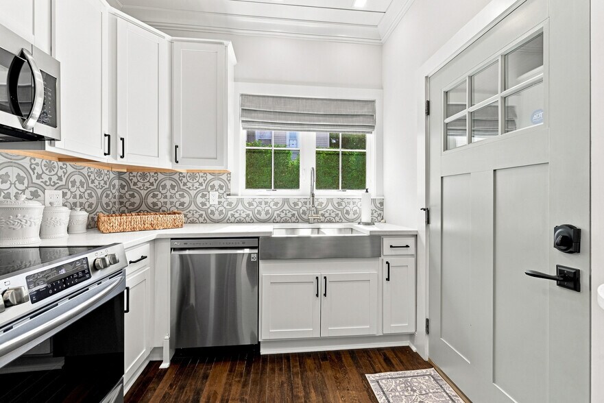 More Photos Of 8 S Main St, New Milford Office For Sale