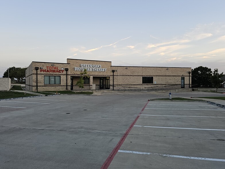 Primary Photo Of 3690 W Wheatland Rd, Dallas Medical For Lease