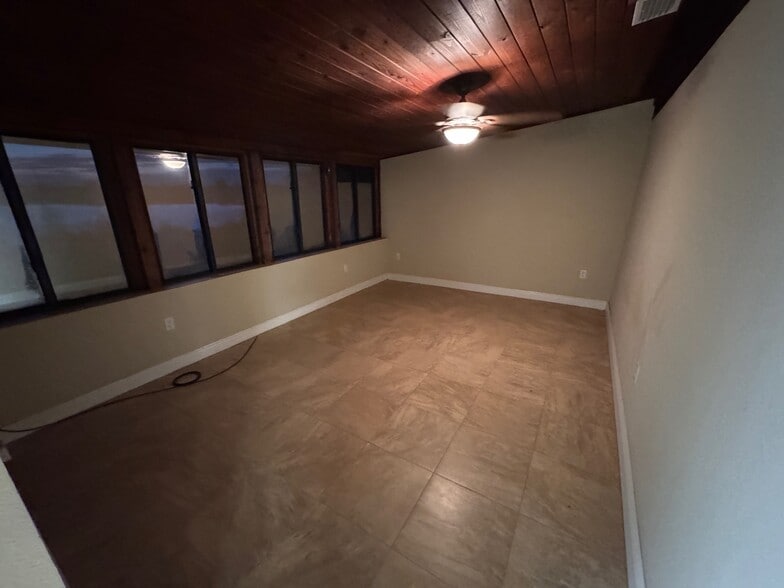 More Photos Of 2204 US-27, Lake Placid Flex For Sale