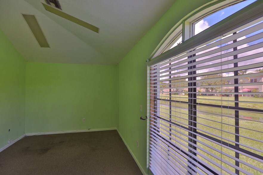 More Photos Of 9245 SW 158th Ln, Miami Office For Lease