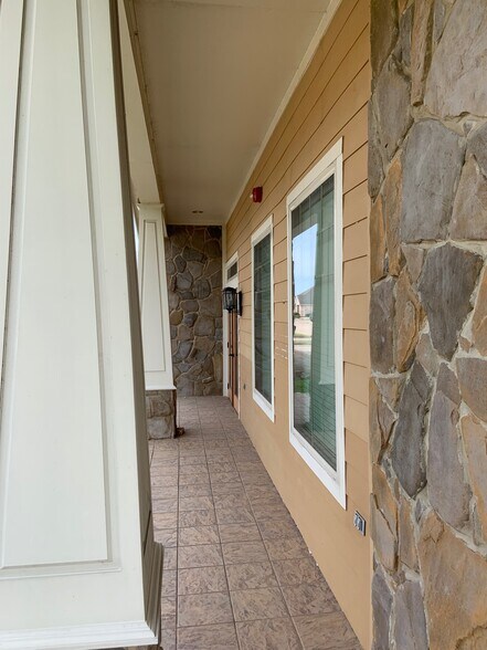More Photos Of 4 Bayoubrandt Dr, Beaumont Medical For Sale