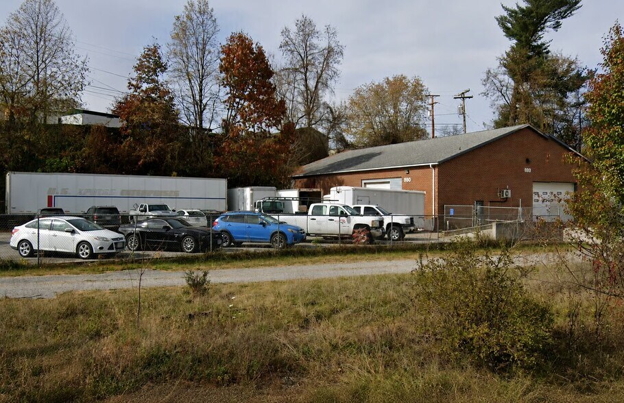 More Photos Of 890 Roanoke St, Christiansburg Warehouse For Lease