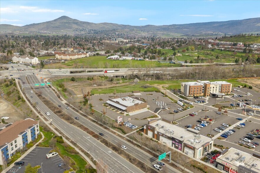 More Photos Of 1445 Center Dr, Medford Restaurant For Lease