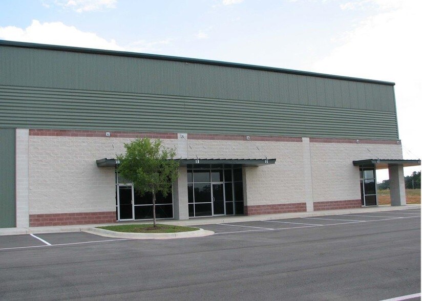 More Photos Of 1001 Synergy Blvd, Kilgore Distribution For Sale