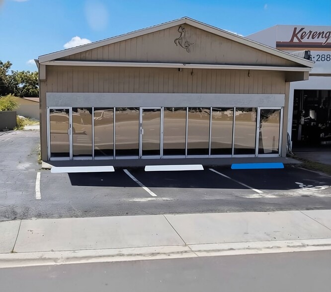 More Photos Of 200 W Prospect Rd, Oakland Park Freestanding For Sale