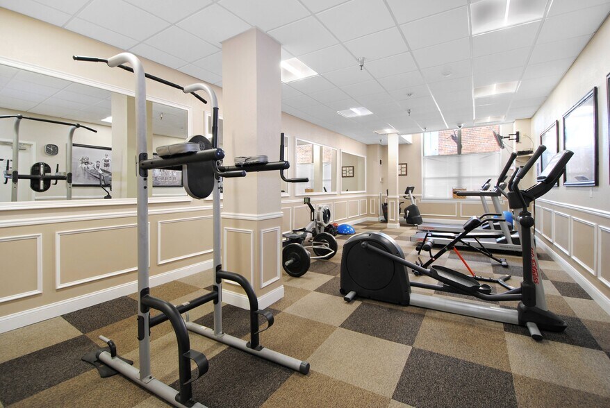 More Photos Of 107 S Washington Ave, Saginaw Apartments For Lease