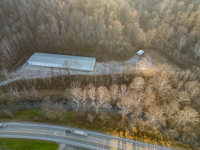 More Photos Of 376 Hope Station Rd, Weston Warehouse For Lease