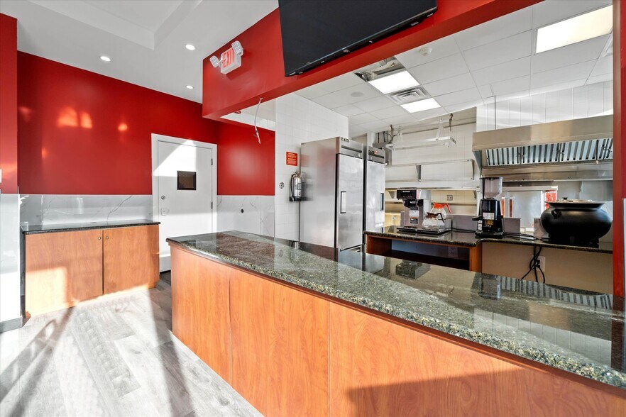 More Photos Of 2401 Pennsylvania Ave, Wilmington Apartments For Sale