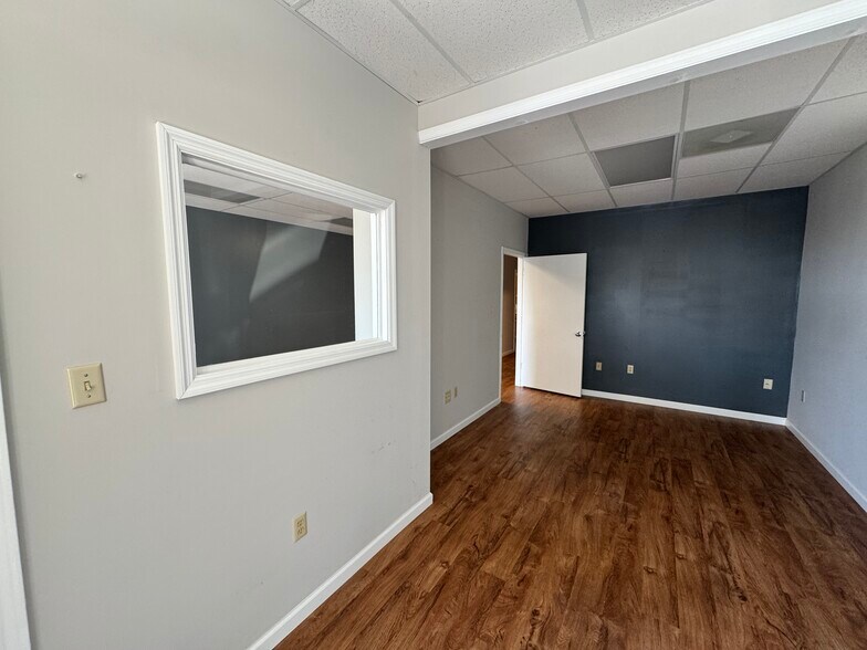 More Photos Of 624-630 Dolly Parton Pky, Sevierville Office For Lease