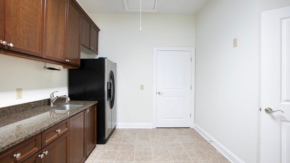 More Photos Of 1325 Satellite Blvd, Suwanee Office For Sale