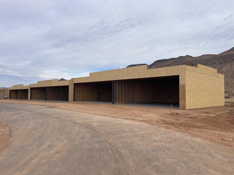 Primary Photo Of 1403 W 4490 S, Hurricane Airplane Hangar For Sale