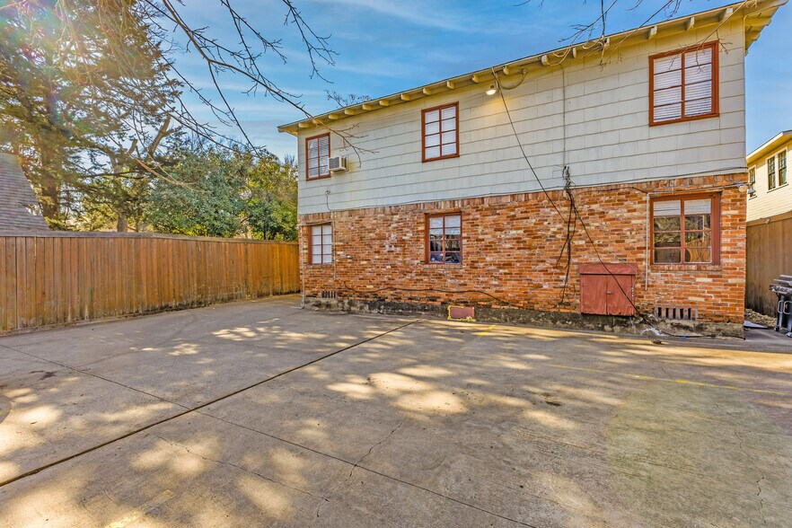 More Photos Of , Dallas Multifamily For Sale