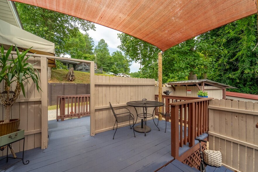 More Photos Of 270 Deyton Camp Rd, Robbinsville Marina For Sale