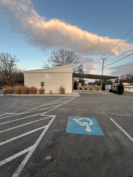 More Photos Of 18406 Cantrell Rd, Little Rock Freestanding For Lease