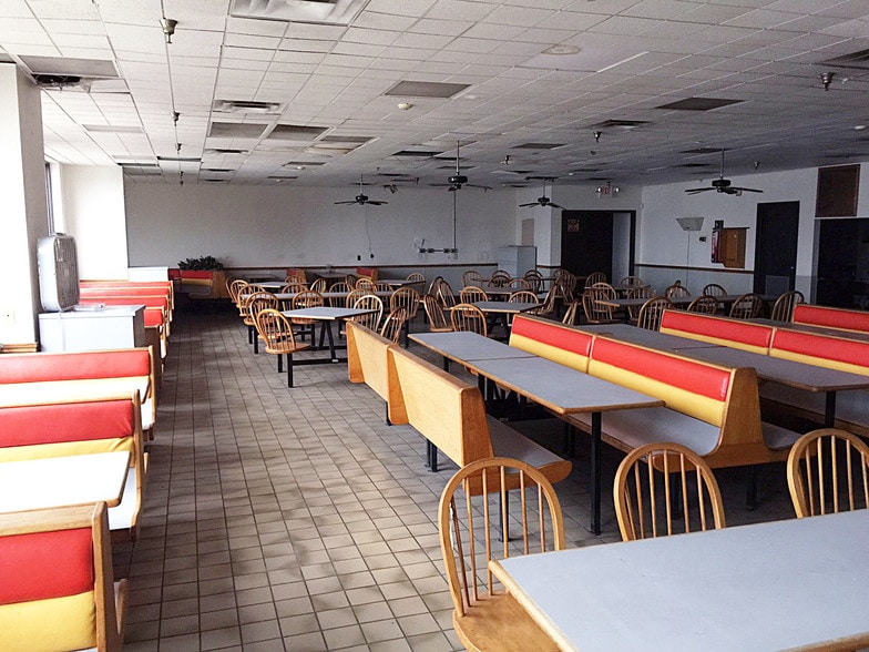 More Photos Of 201 Range Dr, Garland Warehouse For Lease