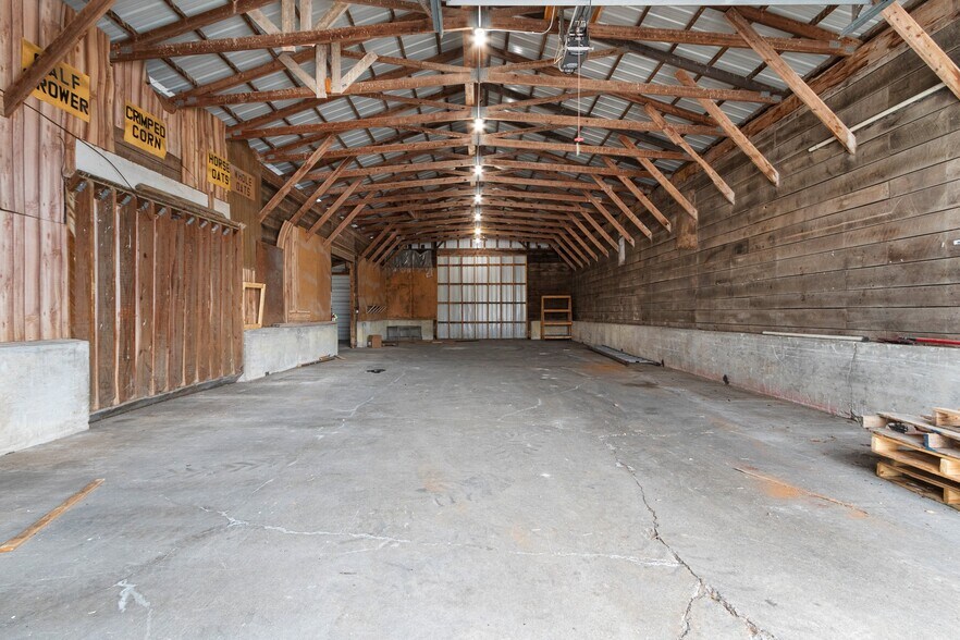 More Photos Of 5814 Calumet Ave, Manitowoc General Retail For Sale