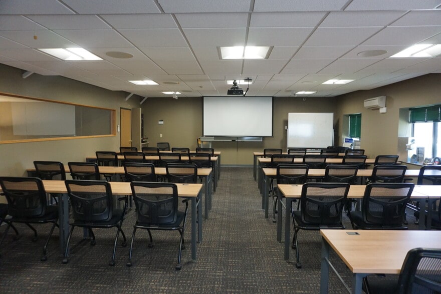 More Photos Of 2201 N 12th St, Fargo Light Distribution For Lease