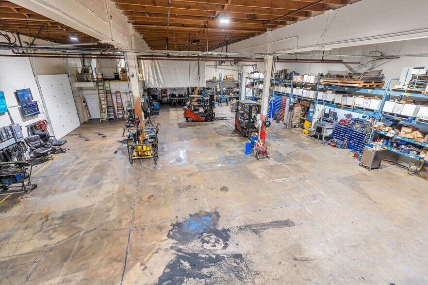 More Photos Of 33850 Industrial Ave, Abbotsford Warehouse For Sale