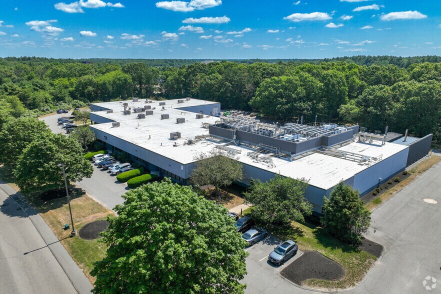 More Photos Of 10 Commerce Way, Norton Research And Development For Lease