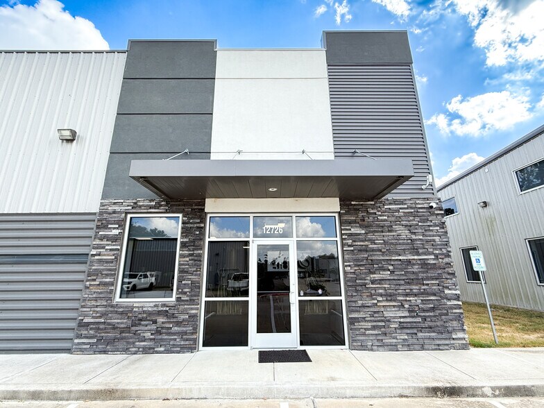 More Photos Of Cypress Valley Rd, Cypress Unknown For Lease