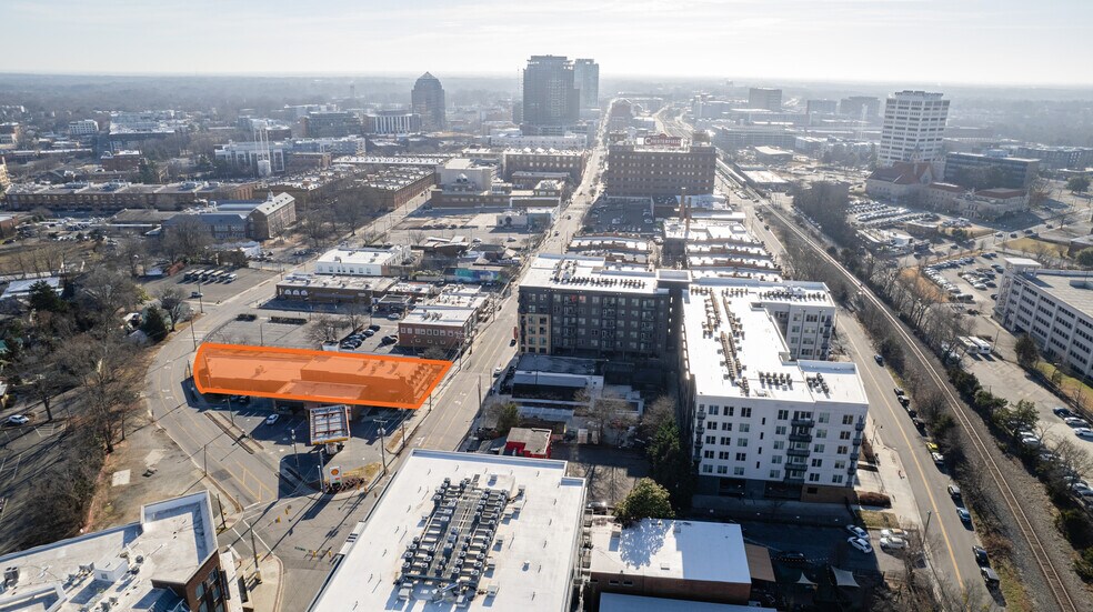 More Photos Of 1008 W Main St, Durham Storefront Retail Office For Lease