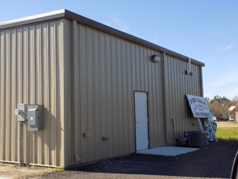 More Photos Of 1575 W Central Ave, Wiggins Office For Sale