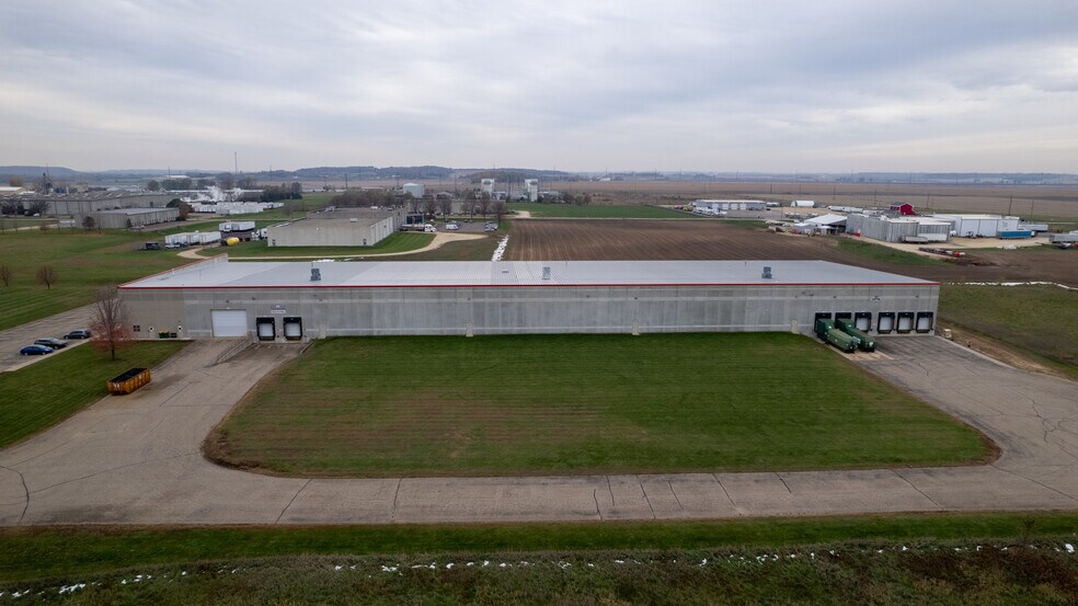 More Photos Of 3310 MN-20, Cannon Falls Distribution For Lease