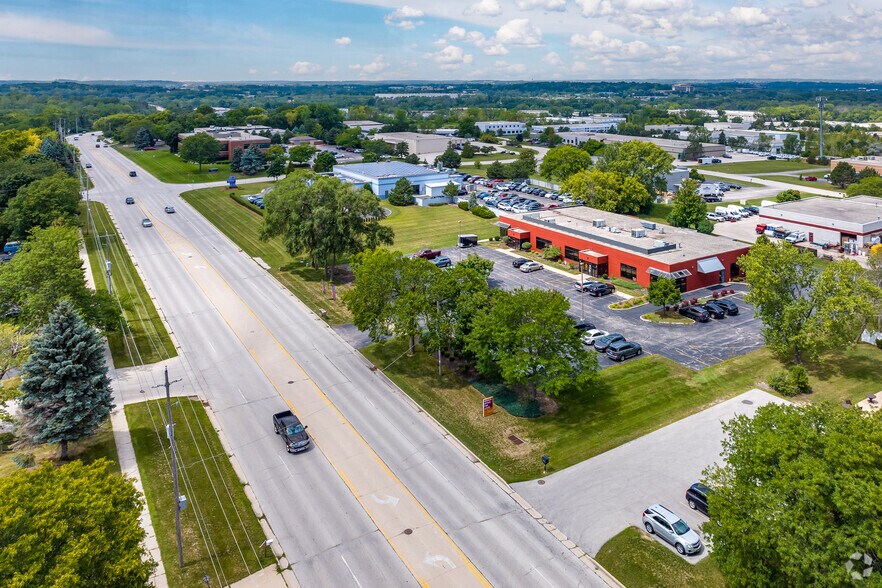 More Photos Of 1930 W Bluemound Rd, Waukesha Medical For Lease