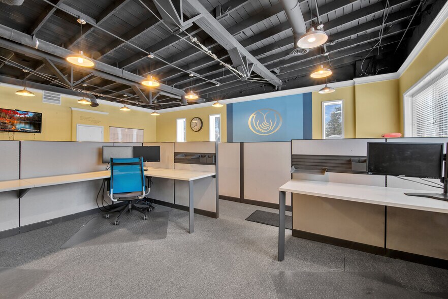 More Photos Of 3048 W Clarkston Rd, Lake Orion Office Residential For Sale