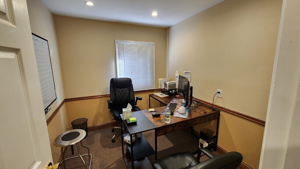 More Photos Of 122 Forest Ave, Glen Cove Freestanding For Lease