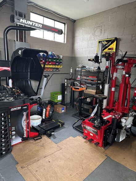 More Photos Of 176 N Central Ave, Valley Stream Auto Repair For Sale