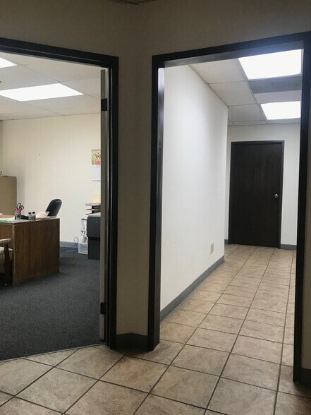 More Photos Of 6915-6921 Woodley Ave, Van Nuys Warehouse For Sale