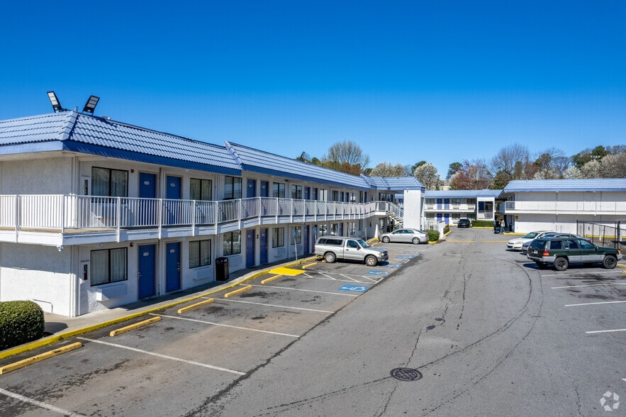 More Photos Of 6015 Oakbrook Pky, Norcross Hotel For Sale