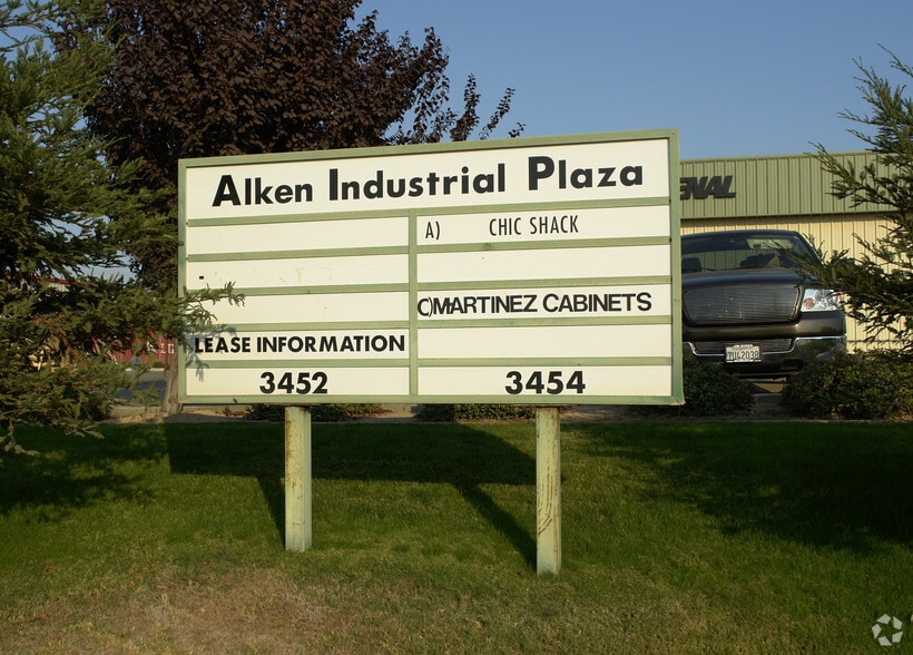 More Photos Of 3454 Alken St, Bakersfield Warehouse For Lease