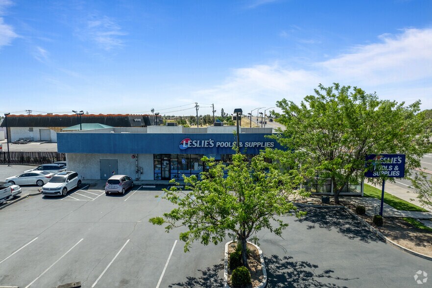 More Photos Of 1138-1162 S Main St, Manteca Freestanding For Sale