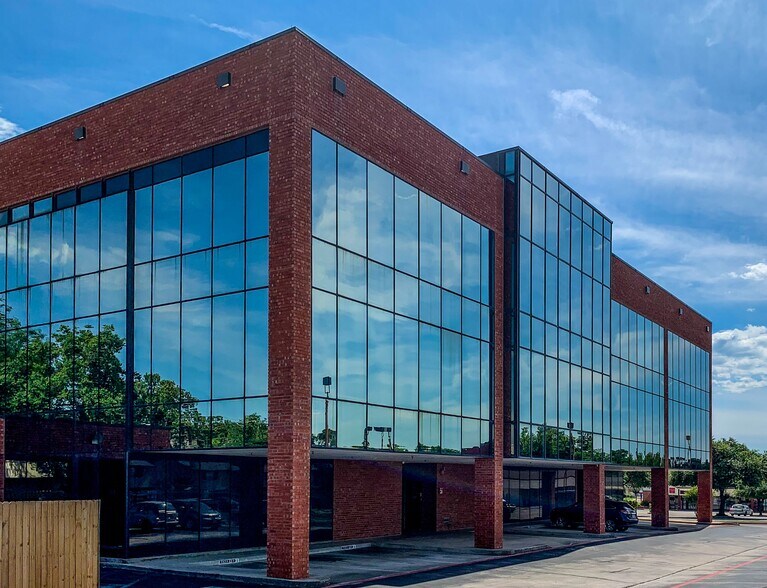 More Photos Of 221 Bedford Rd, Bedford Office For Lease