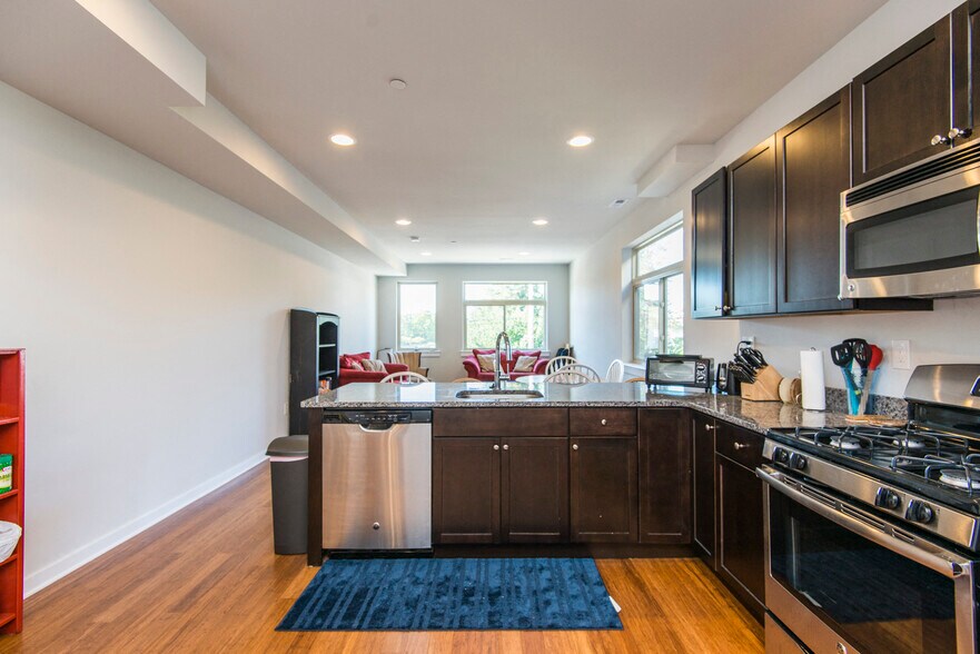 More Photos Of 4619 Woodland Ave, Philadelphia Apartments For Lease