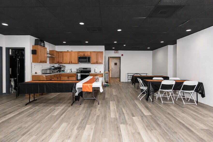 More Photos Of 6044-6052 Castor Ave, Philadelphia Medical For Sale