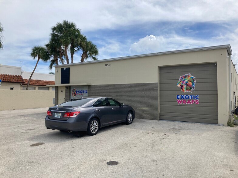 More Photos Of 850 NW 1st Ave, Boca Raton Showroom For Lease