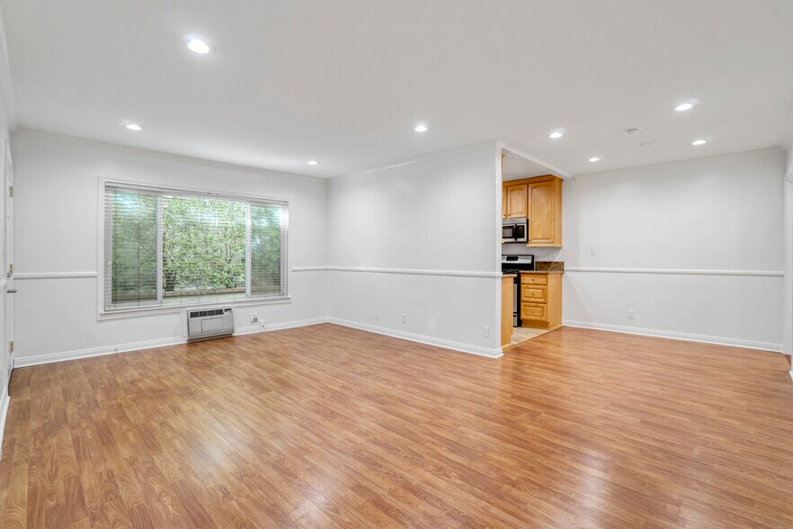 More Photos Of 525 N Sweetzer Ave, Los Angeles Apartments For Sale