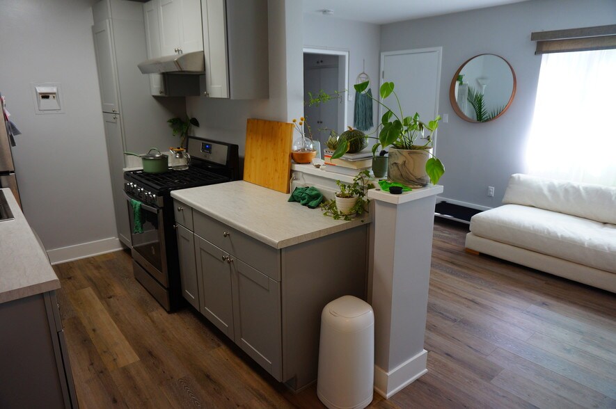 More Photos Of 1001 E Acacia Ave, Glendale Apartments For Sale