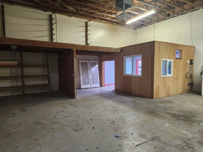 More Photos Of 1501 E Tulare Ave, Tulare Flex For Lease