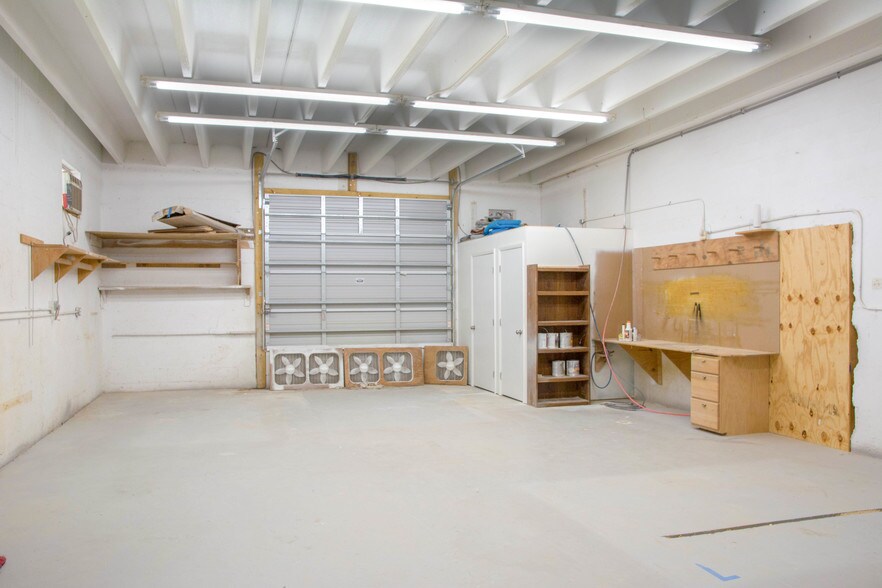 More Photos Of 1107 1st Ave S, Lake Worth Warehouse For Lease